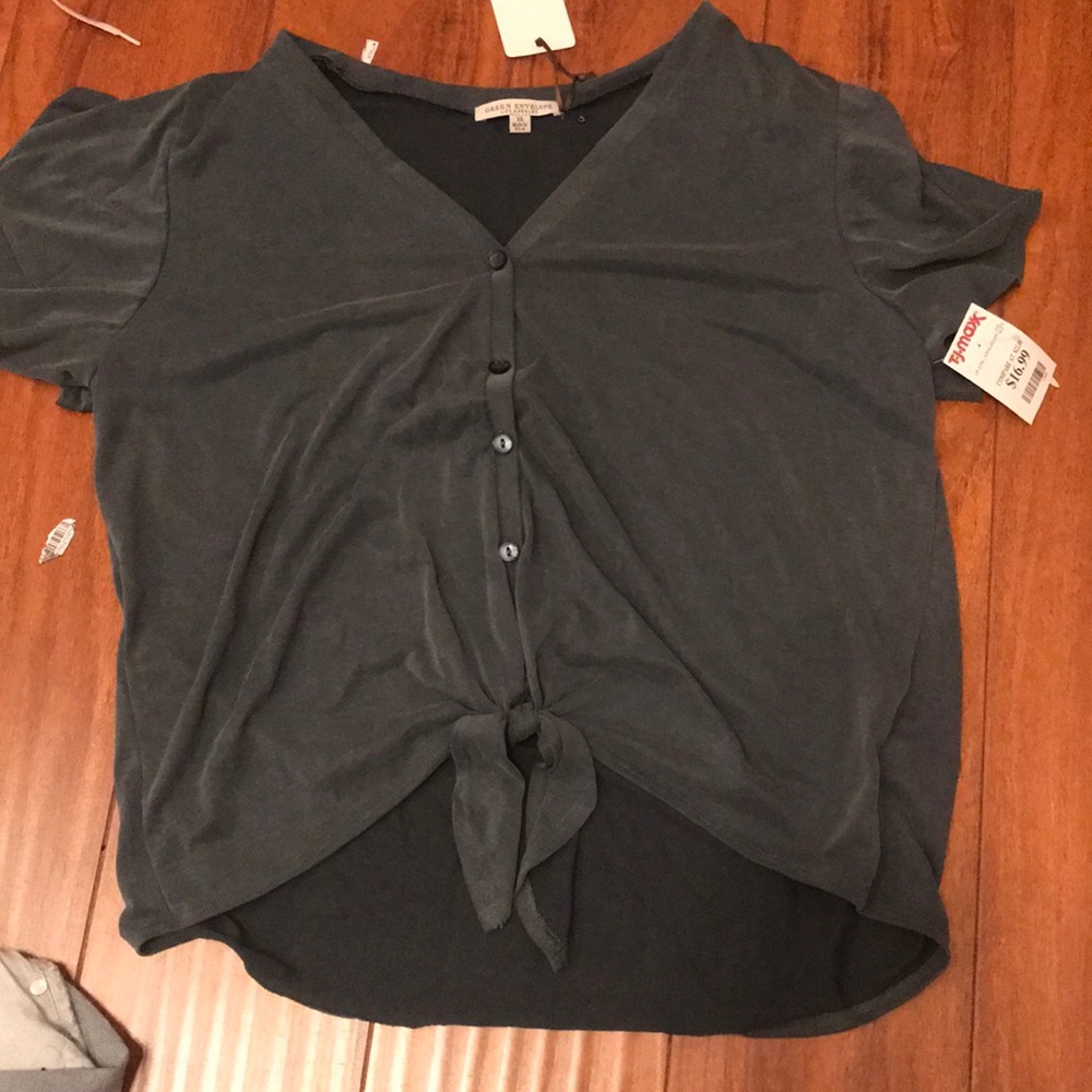 Women’s knot at the bottom top